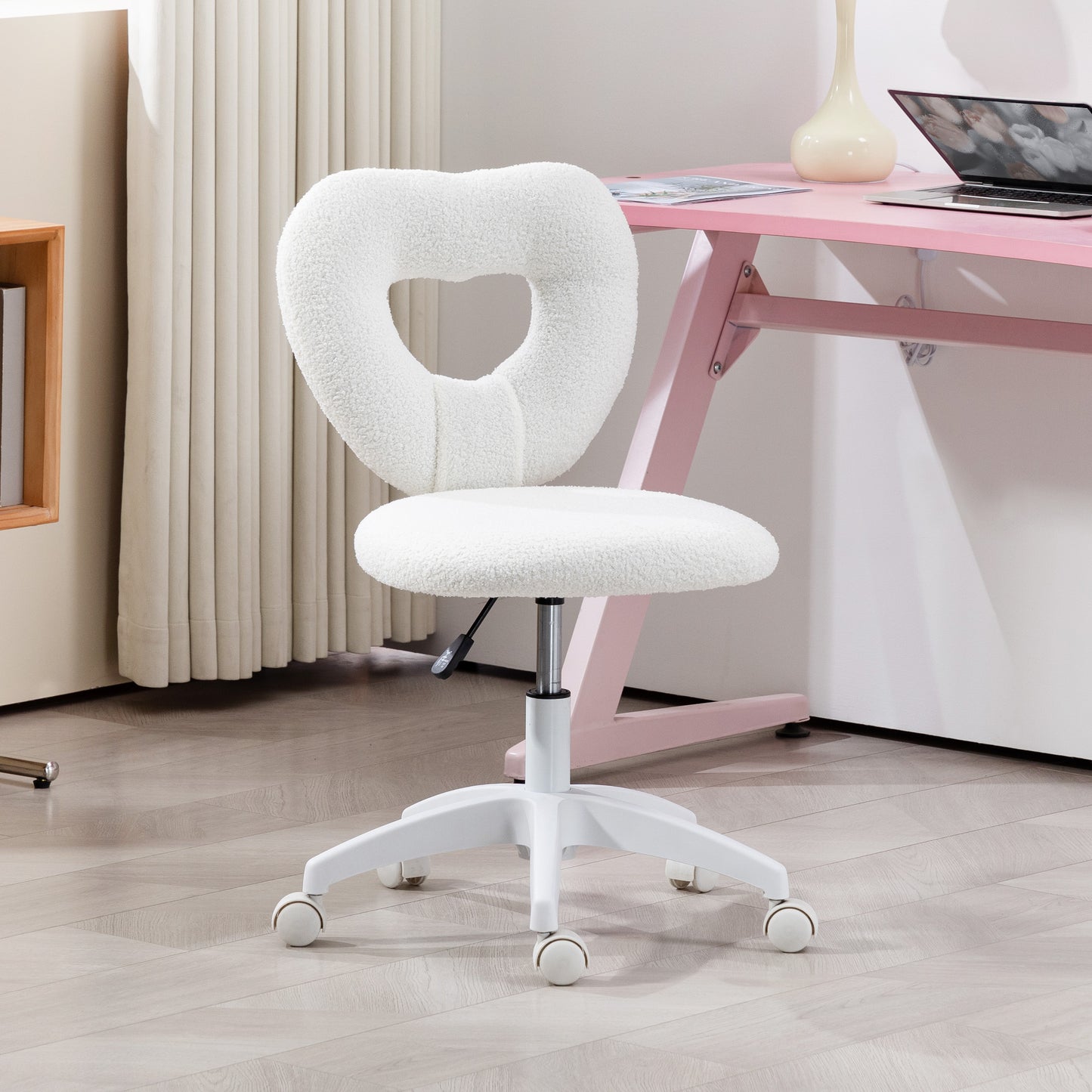 Teddy Fleece Heart Chair With Swivel Wheels